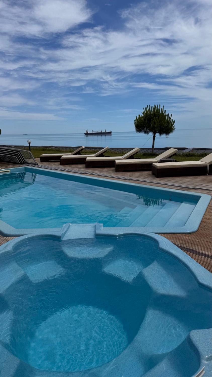 Sea view, Swimming pool, sunbed