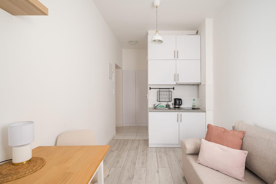 Coffee/tea facilities, Kitchen or kitchenette, Living room, Seating area, Dining area, oven, stove