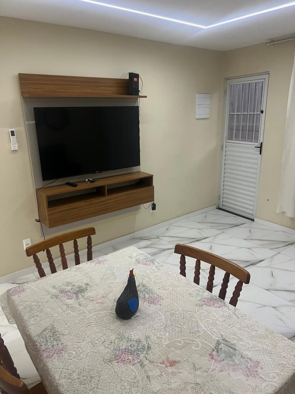 Casa do Lago House in Niterói