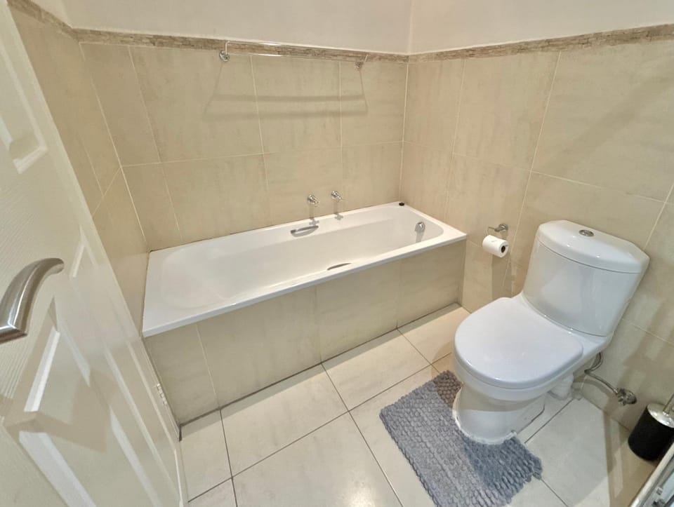 Shower, Toilet, Bathroom, Bath