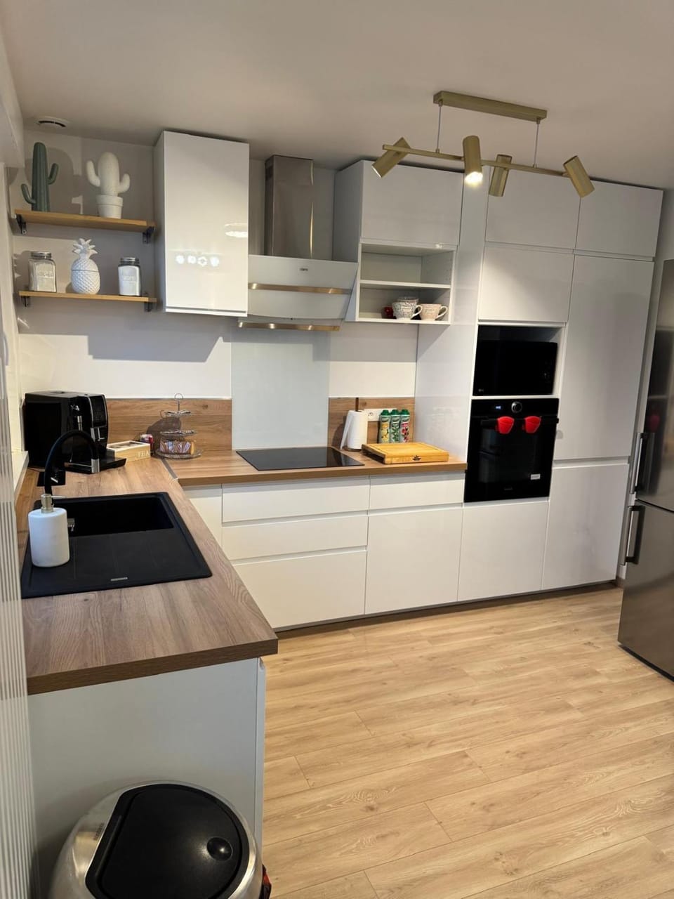 Coffee/tea facilities, Kitchen or kitchenette, dishwasher, oven, pet friendly, stove