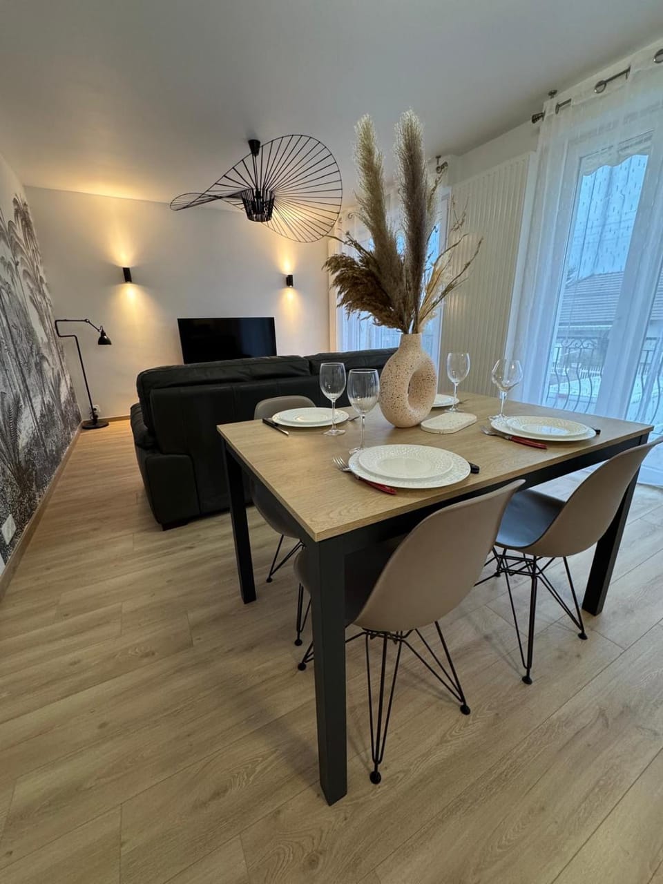 TV and multimedia, Balcony/Terrace, Living room, Seating area, Dining area
