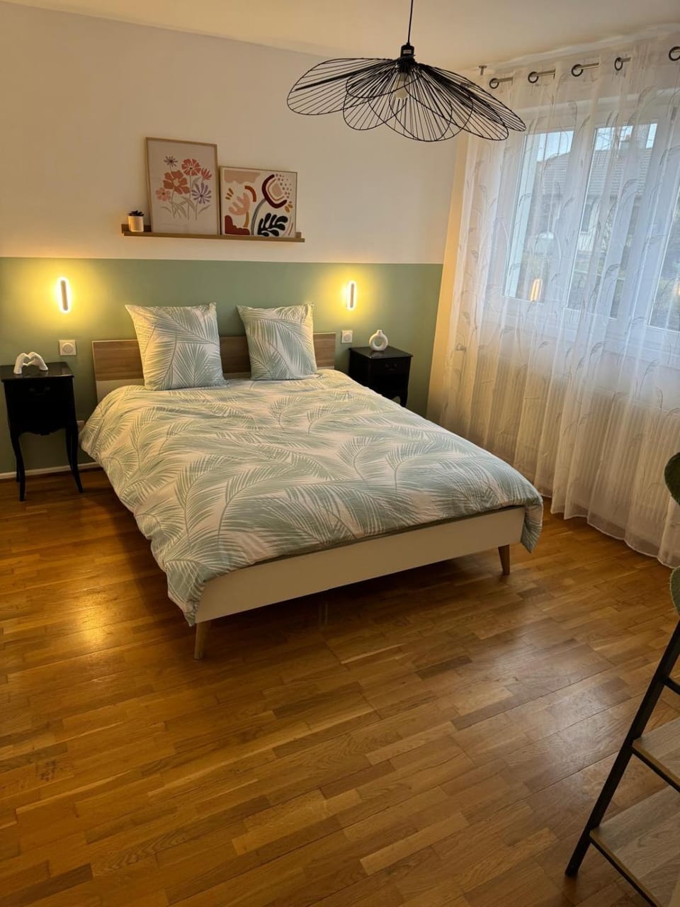 Bed, Photo of the whole room, Bedroom