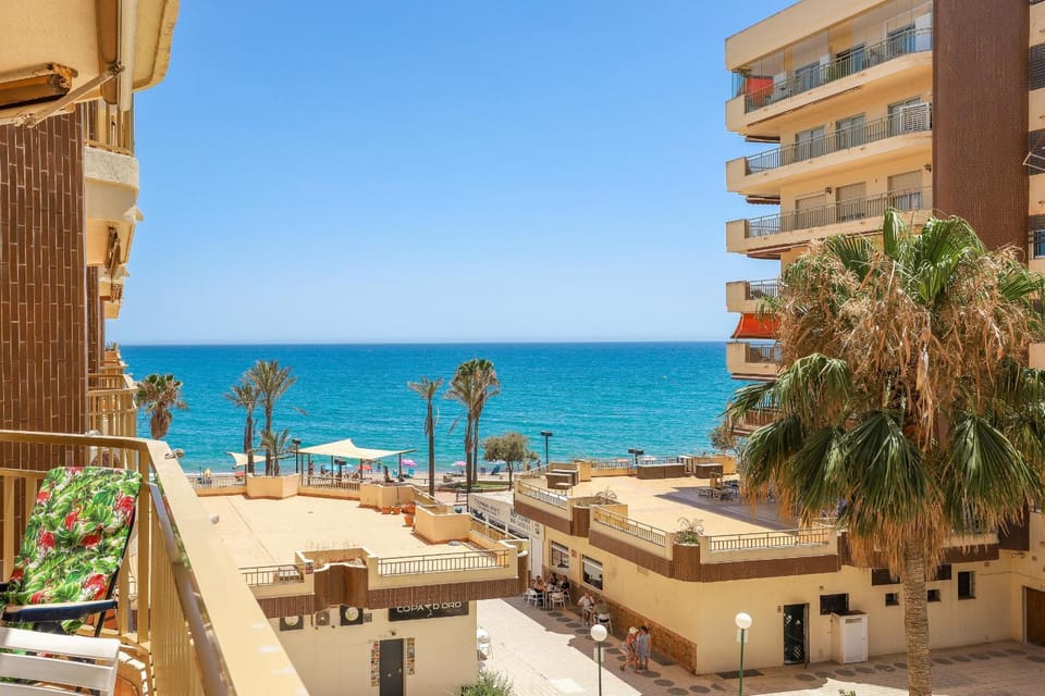 Fuengirola beachfront - Dona Sofia Apartment in Fuengirola