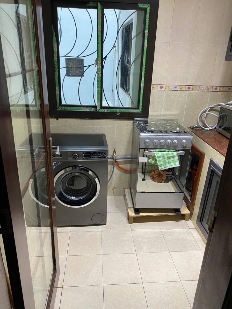stove, washing machine, kitchen