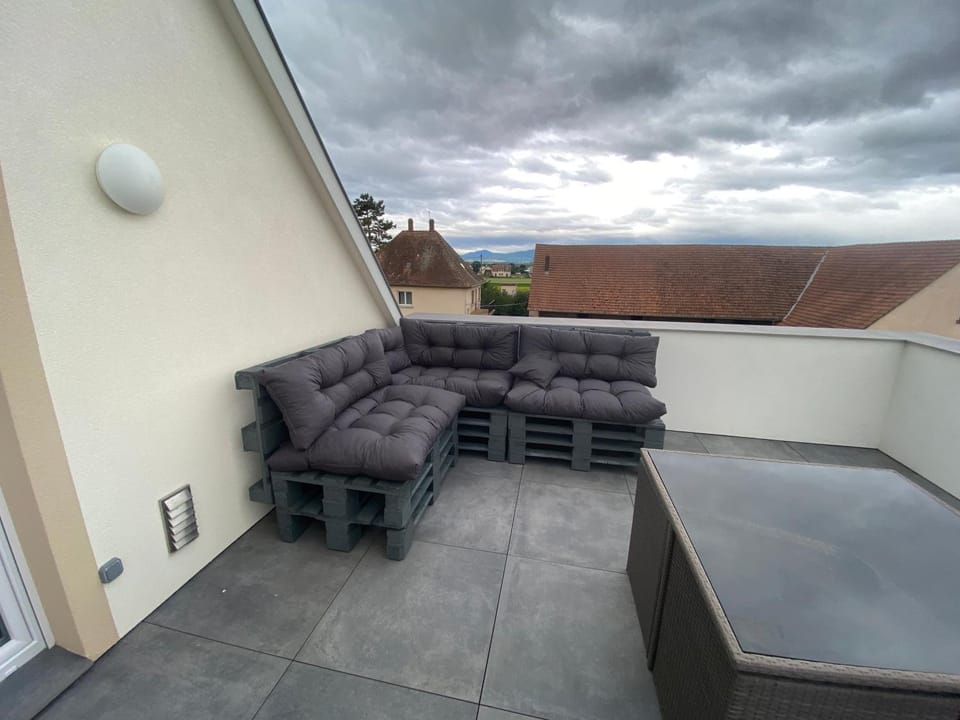 Patio, Day, Natural landscape, View (from property/room), Balcony/Terrace, Seating area