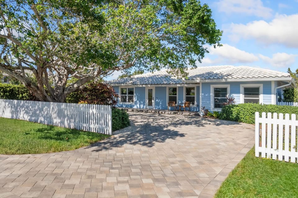 Blue Banyan Boathouse House in East Naples