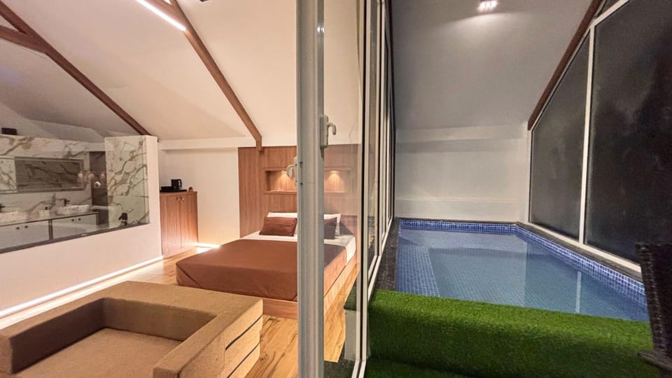 Pool view, Swimming pool