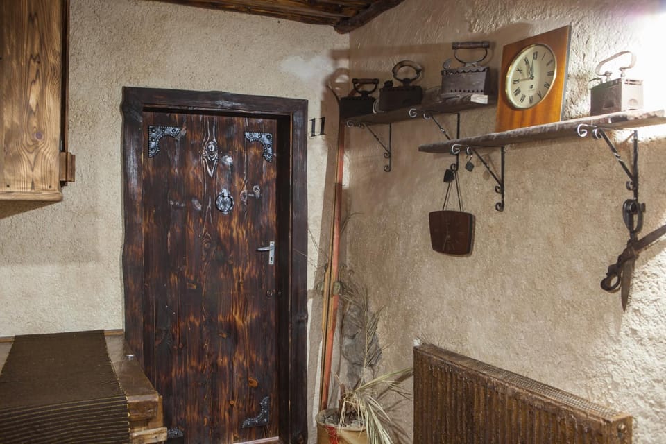Самостоятелна къща за гости с изглед към планината Вила Марк House in Bulgaria
