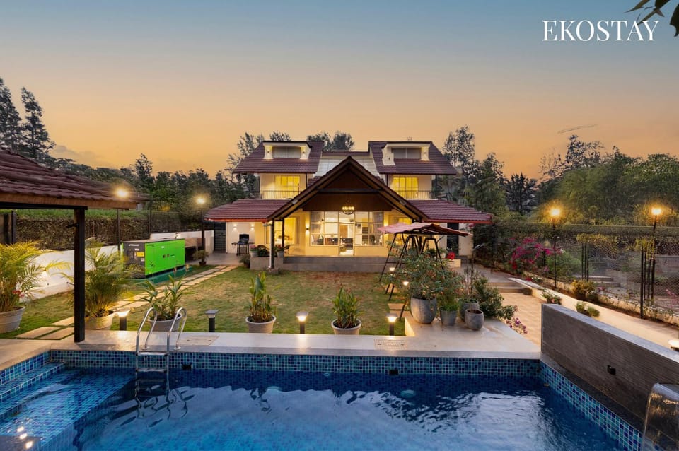 Property building, Natural landscape, Garden, Garden view, Pool view, Swimming pool, sunbed