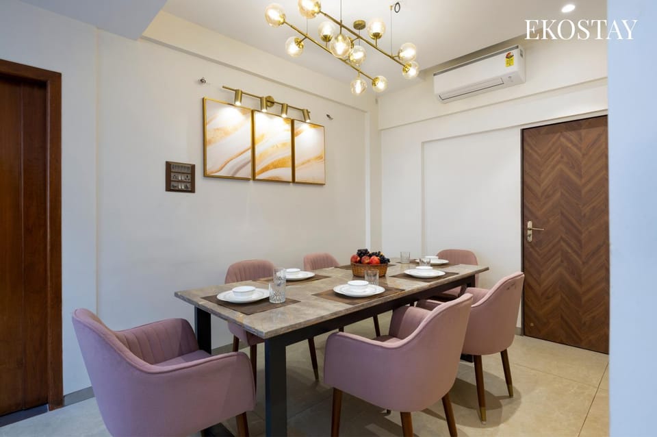 Living room, Seating area, Dining area, air conditioner