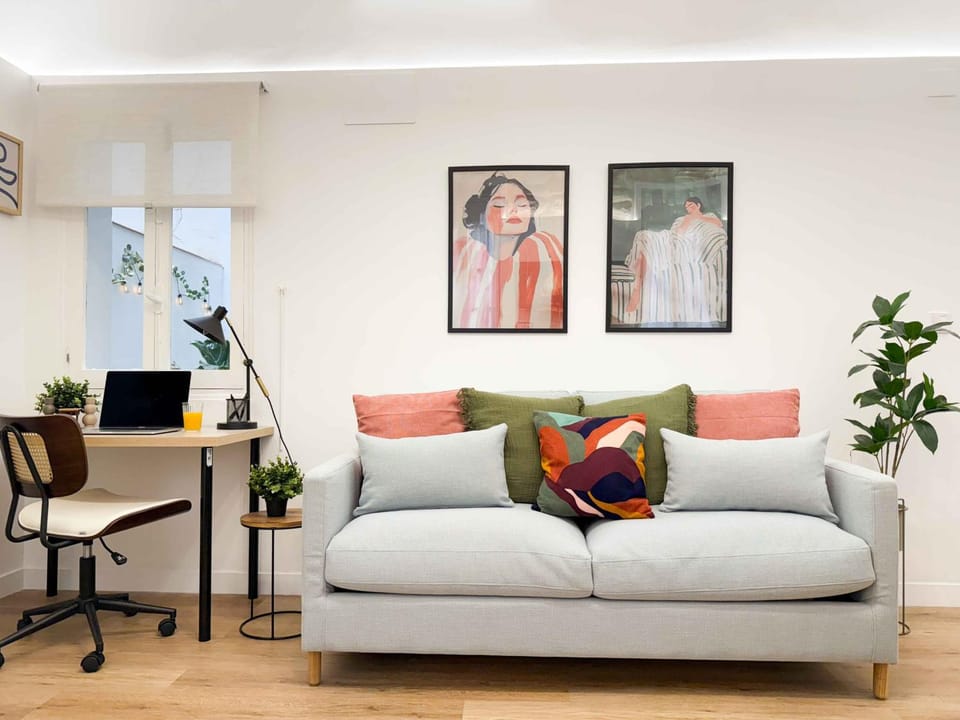 Living room, Seating area