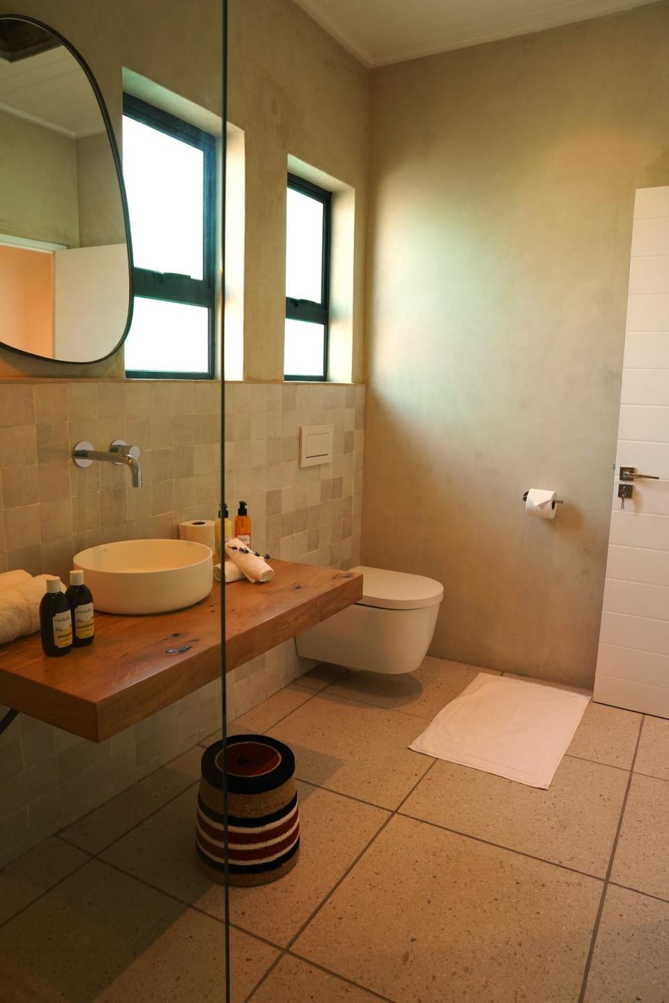 Toilet, Bathroom, towels