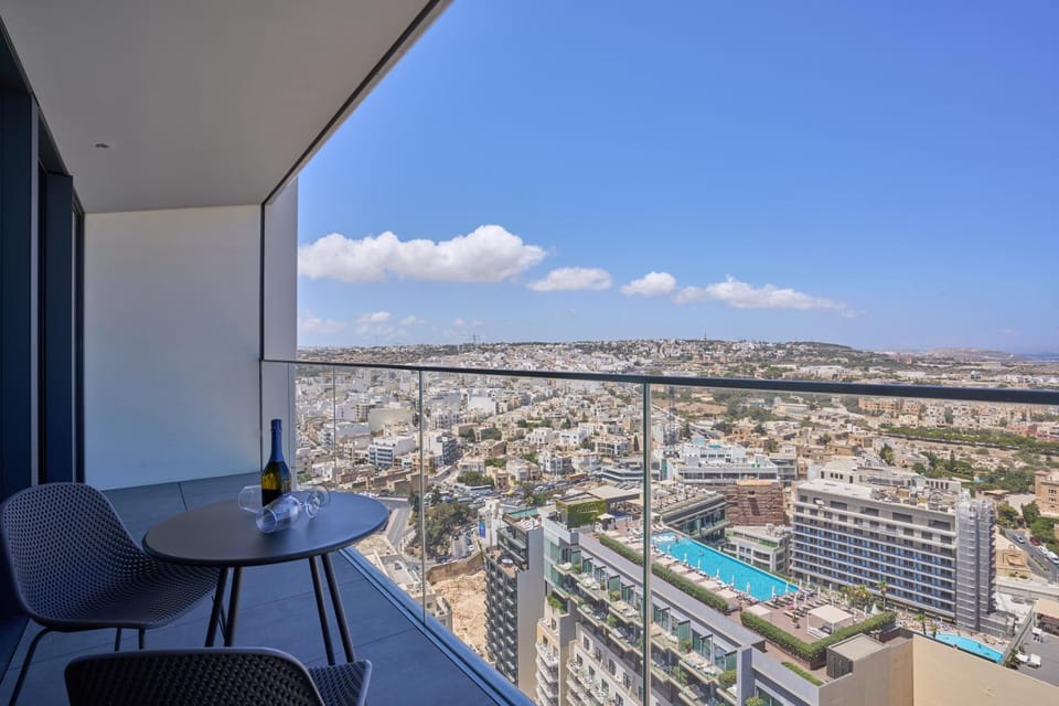 Day, Natural landscape, View (from property/room), Balcony/Terrace, City view