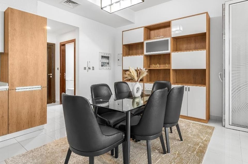 Trendy Fully Equipped Beautiful Apartment for Four near to Metro Apartment in Dubai