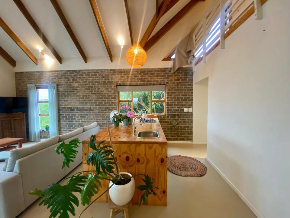 TV and multimedia, Kitchen or kitchenette