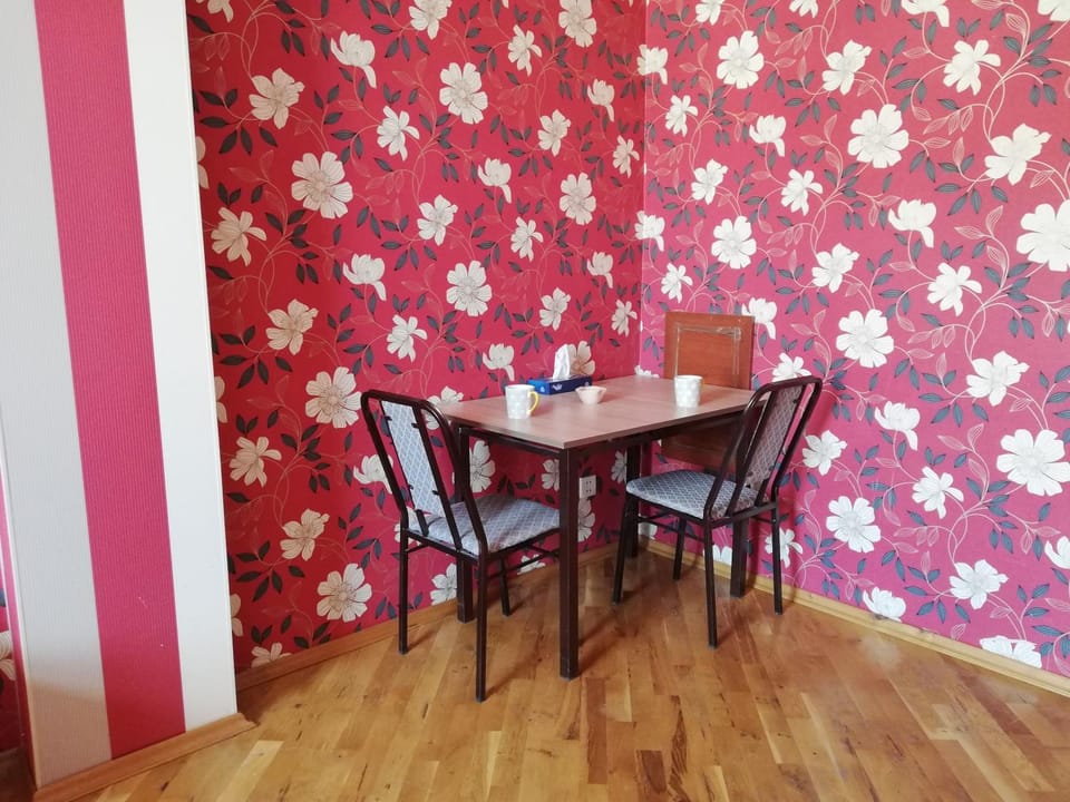 Seating area, Dining area