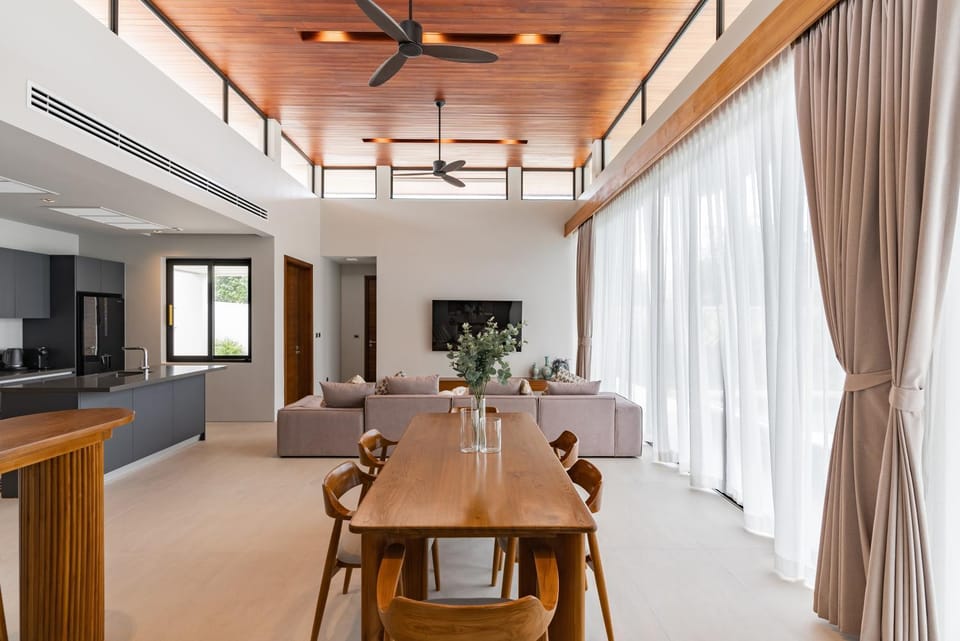 Living room, Seating area, Dining area