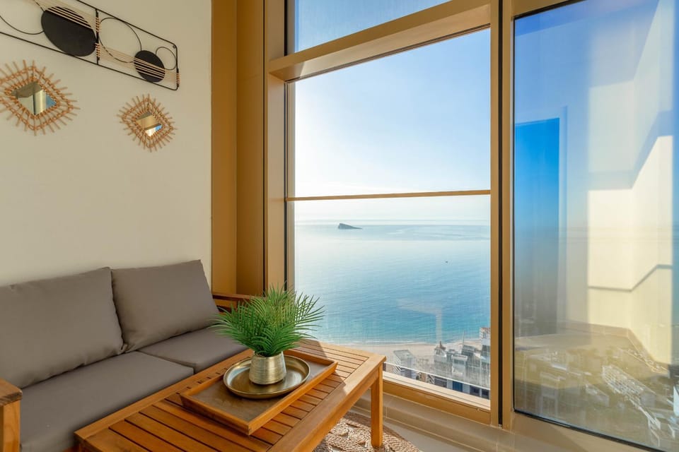 Day, Natural landscape, Balcony/Terrace, Living room, Lake view