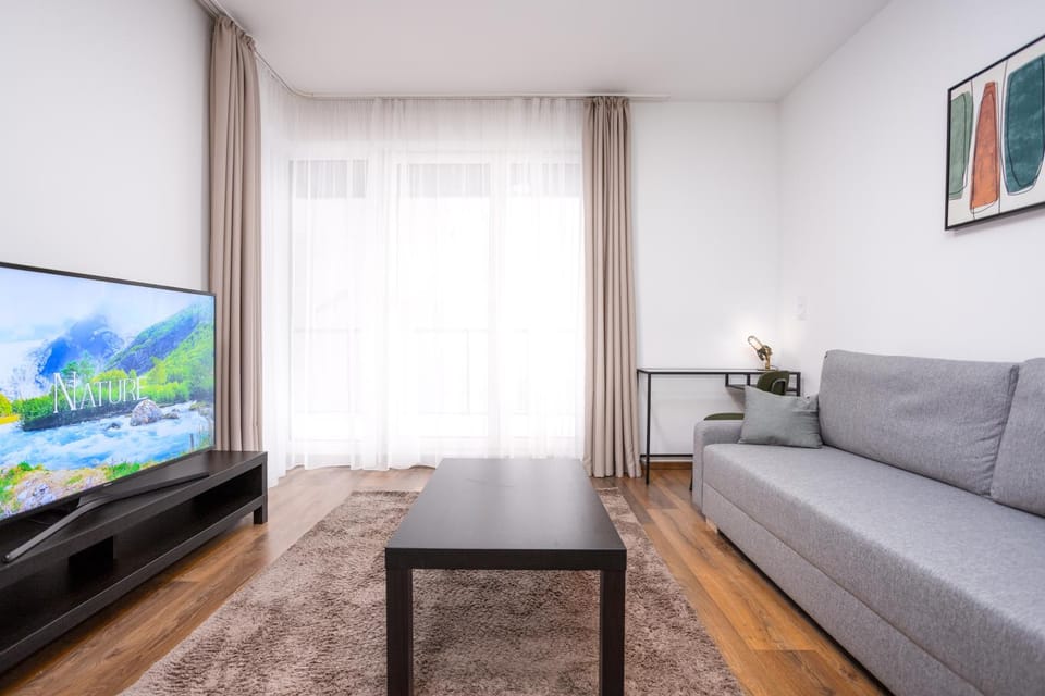 Communal lounge/ TV room, TV and multimedia, Living room, Seating area