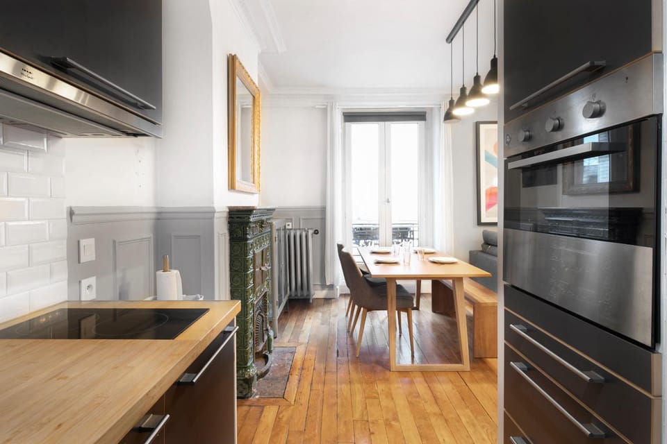 Kitchen or kitchenette, Dining area, dishwasher, oven, stove