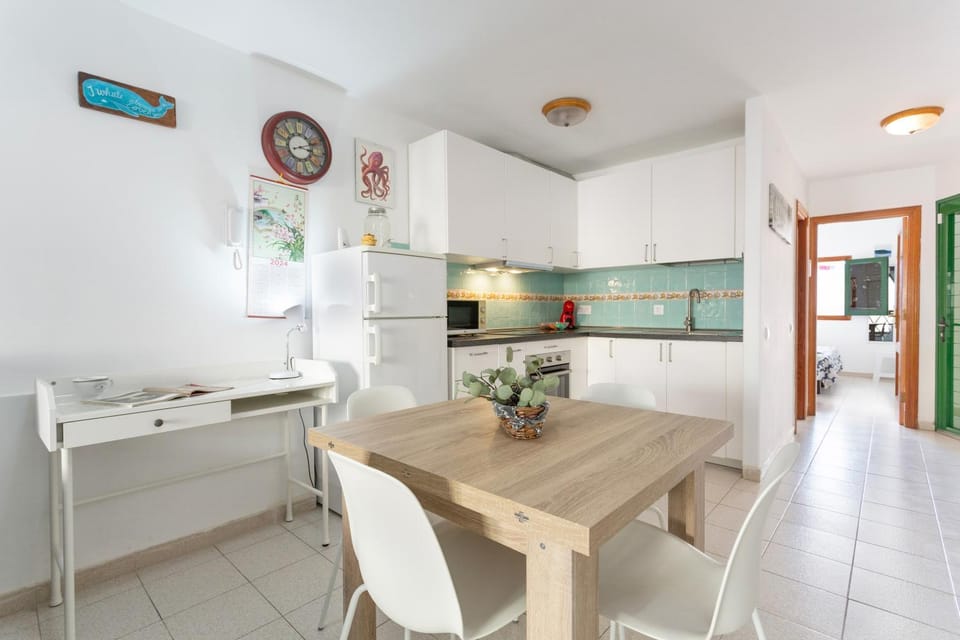 Property building, Kitchen or kitchenette, Living room