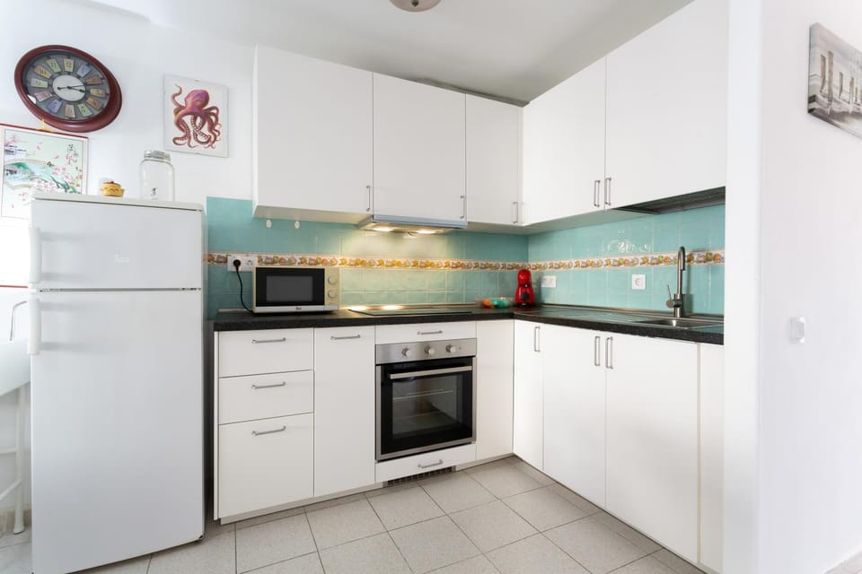 Kitchen or kitchenette, Living room