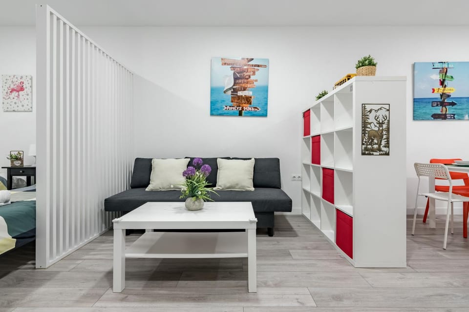 Communal lounge/ TV room