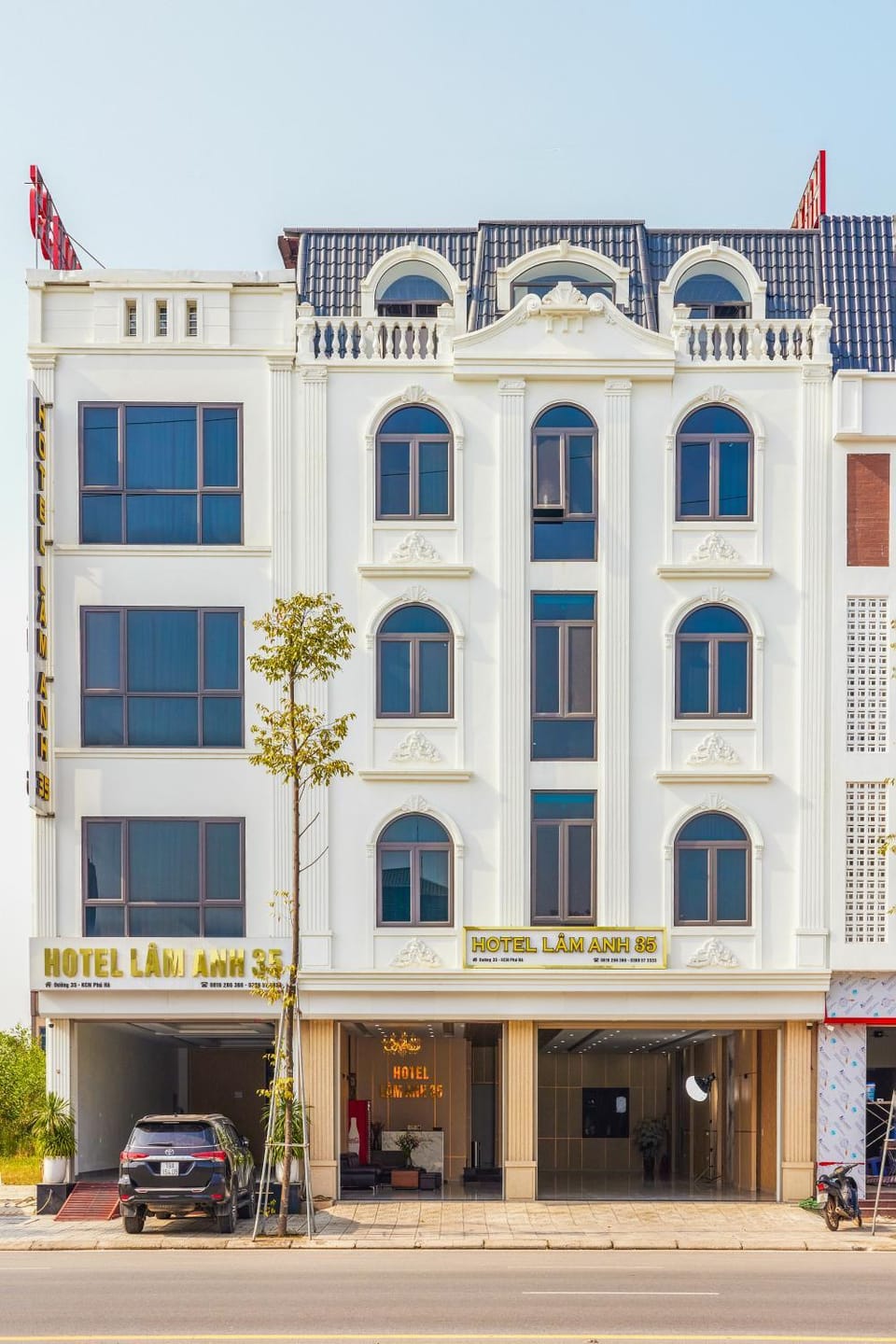 Property building, City view, Parking