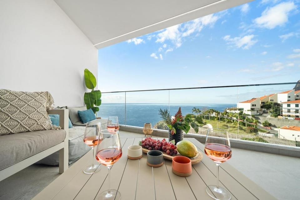 Peace Haven III Apartment in Câmara De Lobos