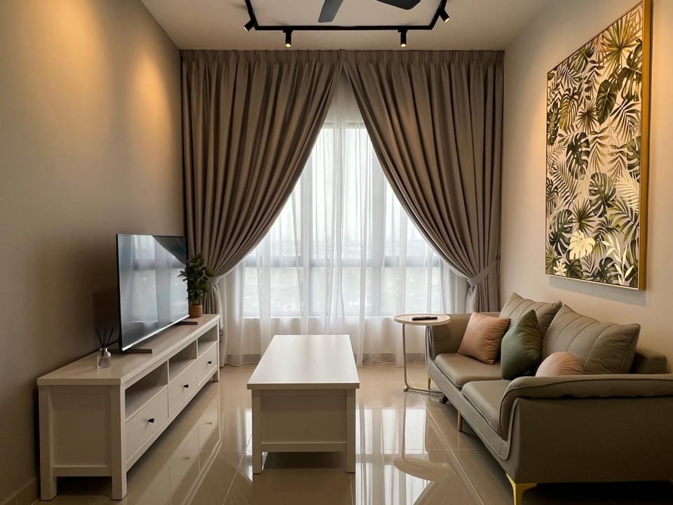 Communal lounge/ TV room, TV and multimedia, Living room, Seating area, Evening entertainment