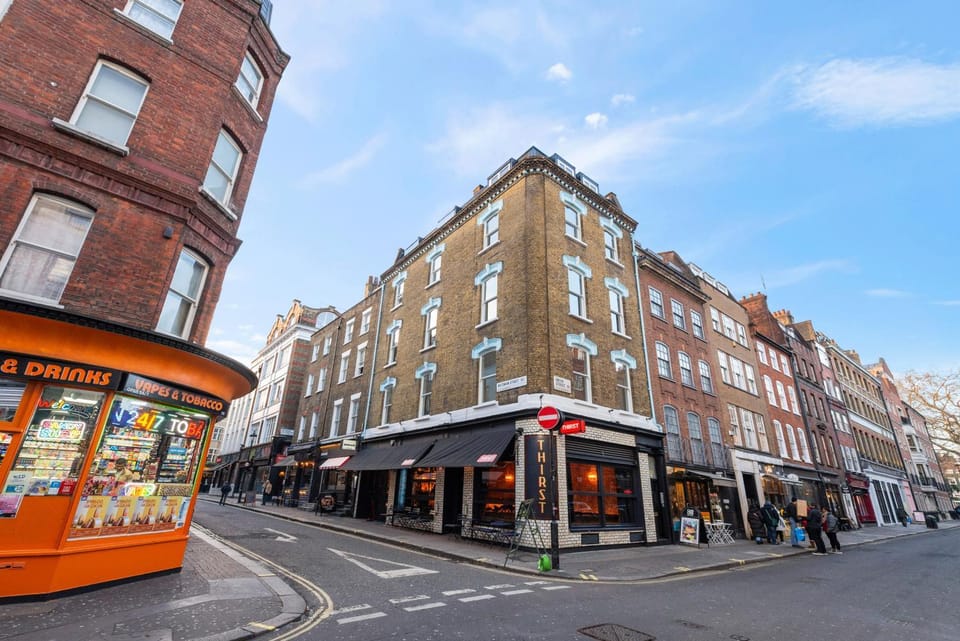 Property building, Neighbourhood, City view, Street view, Location