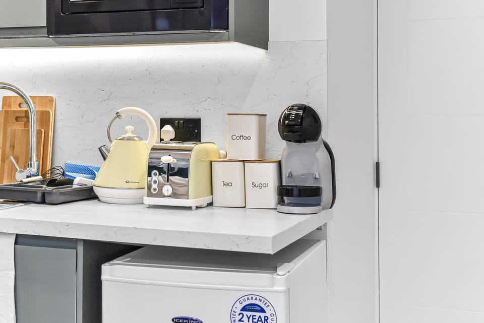 Coffee/tea facilities, Kitchen or kitchenette, minibar, toaster