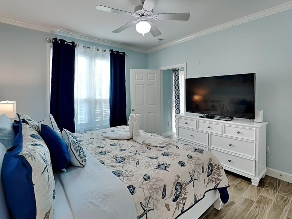 First Light - Dawn 613 Apartment in Galveston Island
