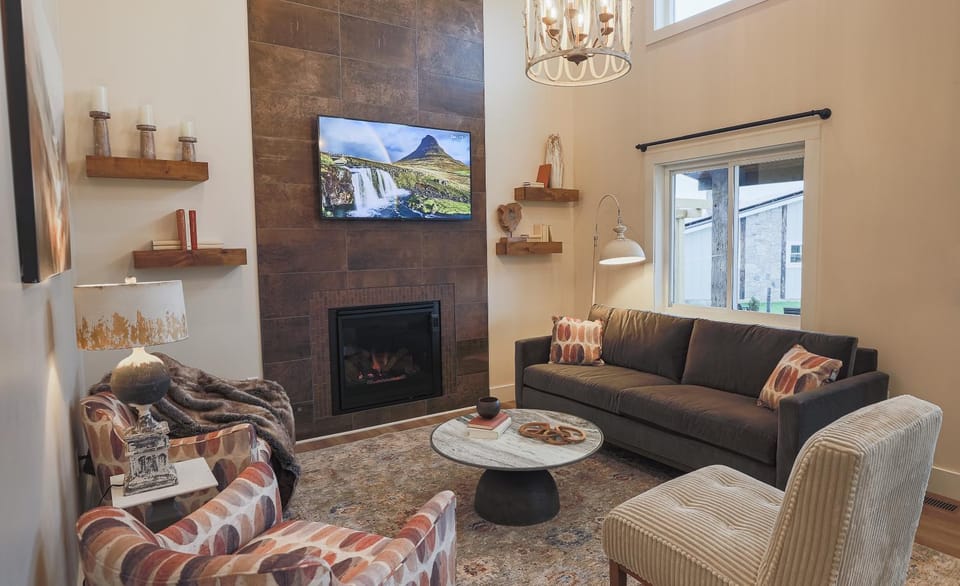 Valley View Resort Cabin #5, 2-Bed, Modern-Luxury with Hot Tub in Canaan Valley, WV Cabin in Dry Fork