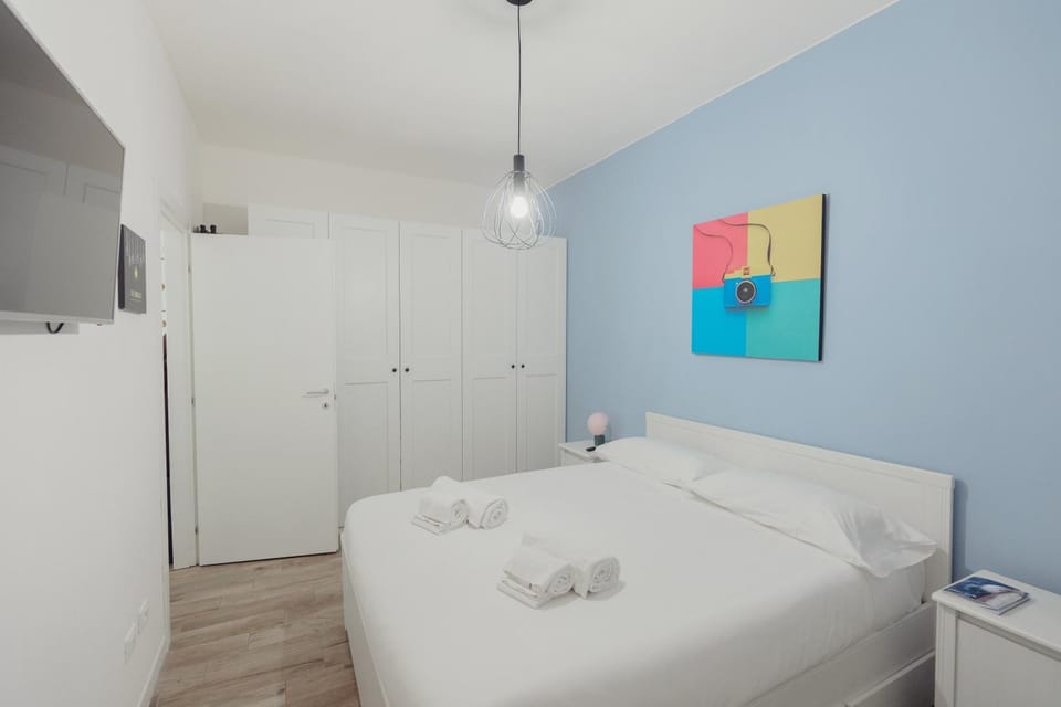 Bed, Photo of the whole room, Bedroom, towels, wardrobe
