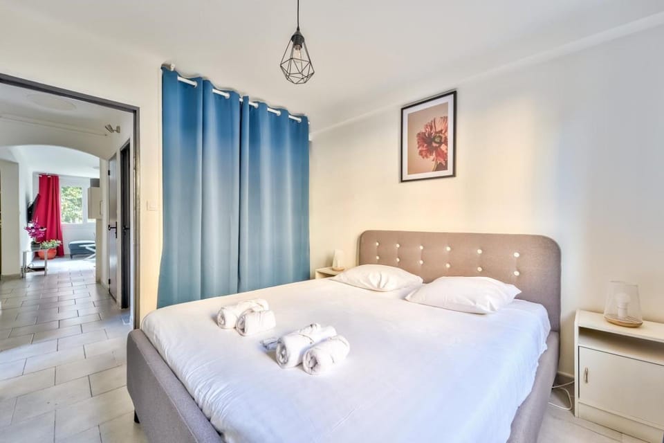 Modern 2BR Flat - Haut de Nice Apartment in Nice