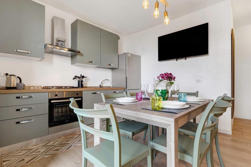 Property building, Kitchen or kitchenette, Living room