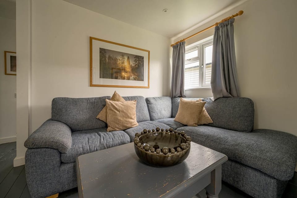 Oak Cabin Overlooking Bedgebury Forest Cabin in Rother District