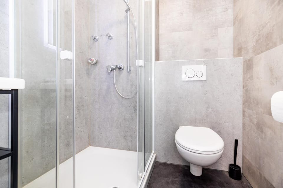 Shower, Toilet, Bathroom