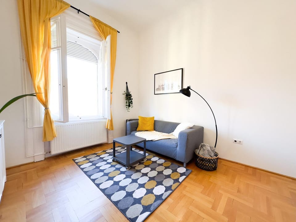 Living room, Photo of the whole room, Seating area, Bedroom