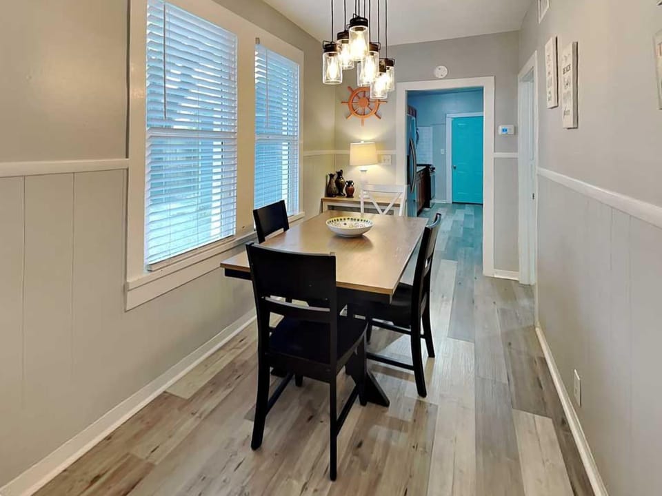 Seating area, Dining area, furniture