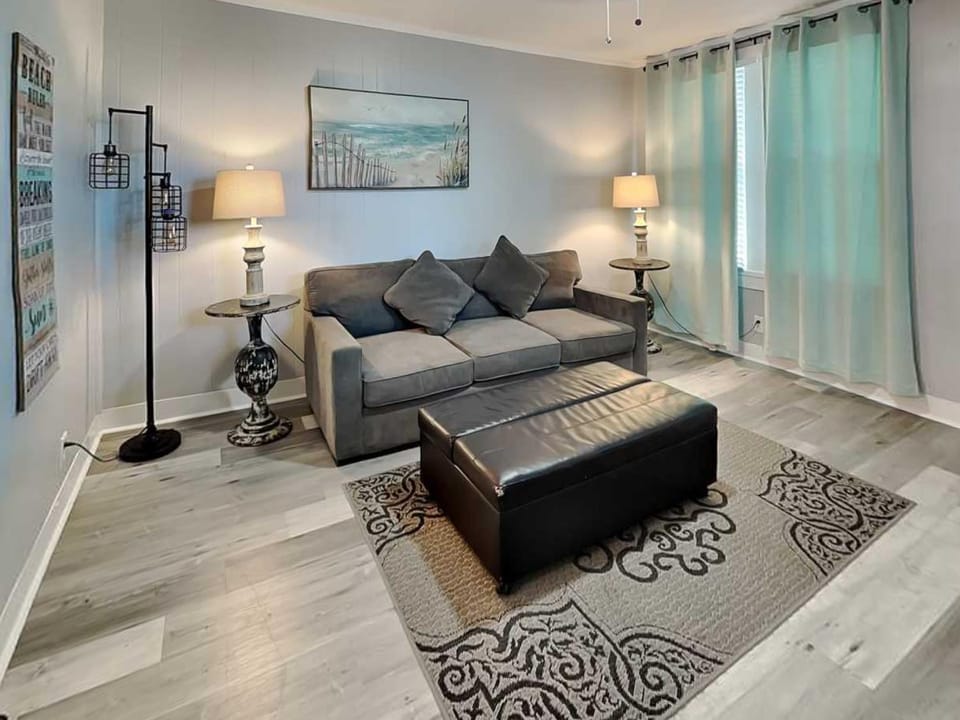 Living room, Seating area, furniture