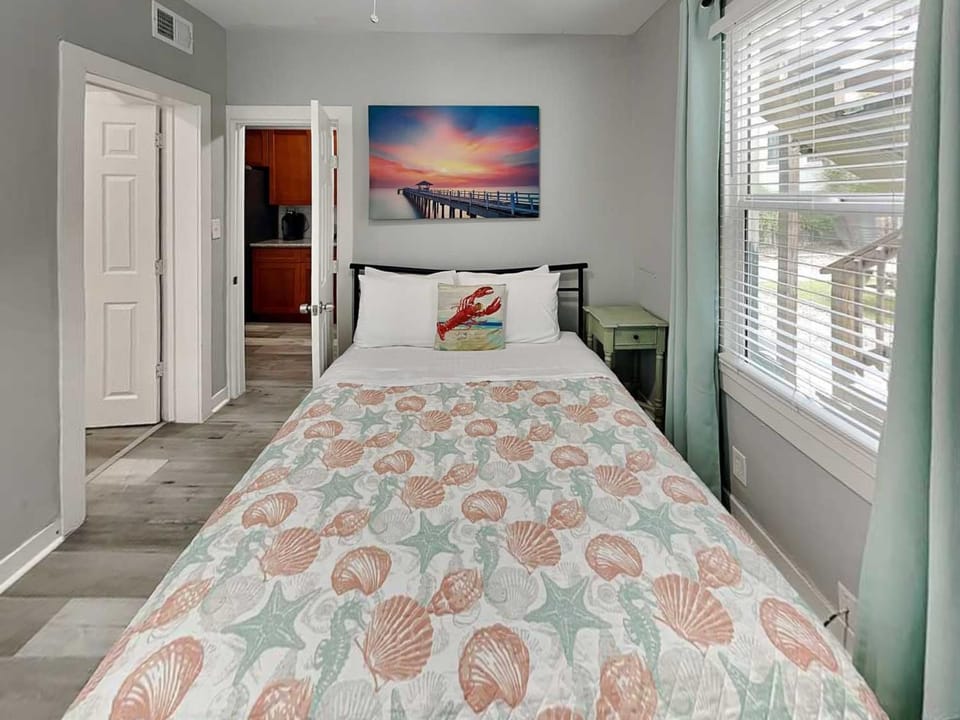 Bed, Bedroom, air conditioner
