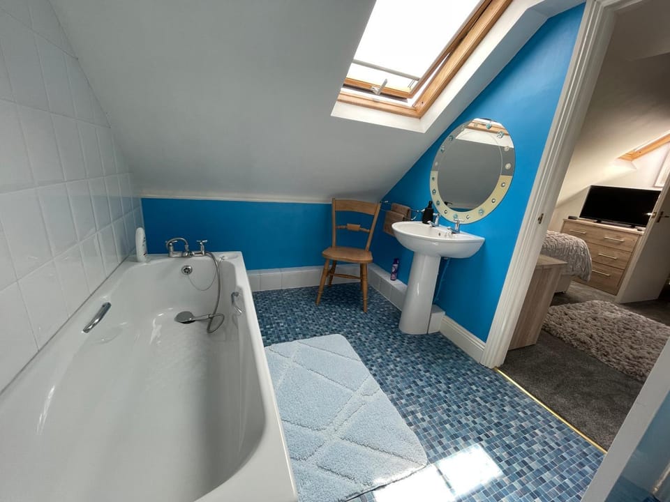 Toilet, Bathroom, Bath, towels