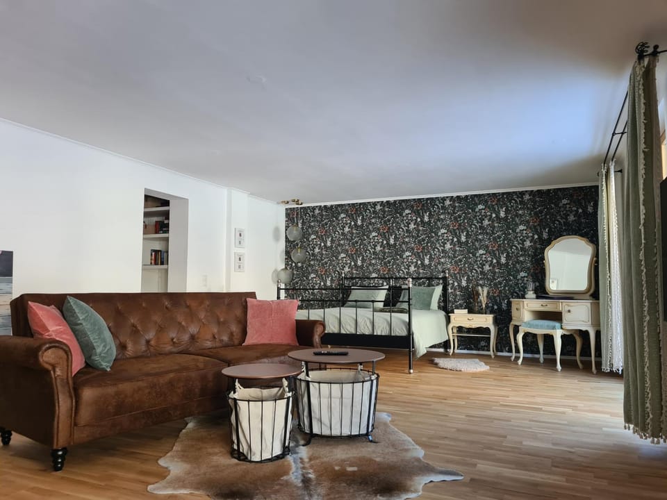 Living room, Photo of the whole room, Bedroom