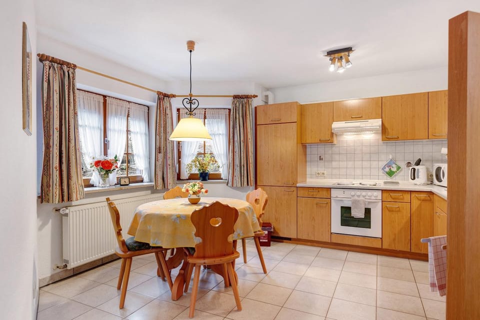Property building, Kitchen or kitchenette, Living room