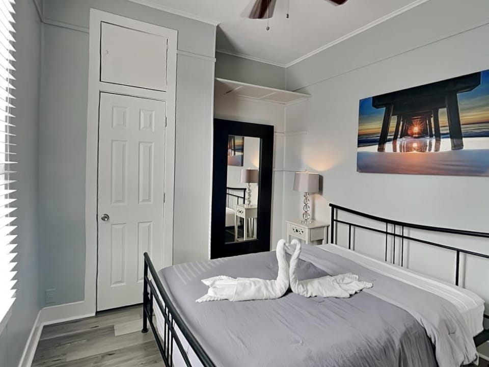 Pleasure Pier Retreat #2 House in Galveston Island