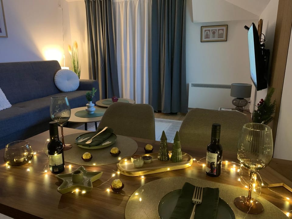 Living room, Dining area