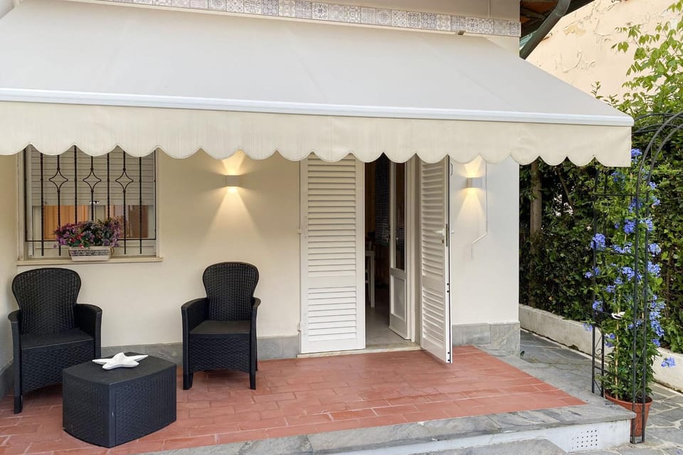 Facade/entrance, Spring, Summer, Garden, Autumn